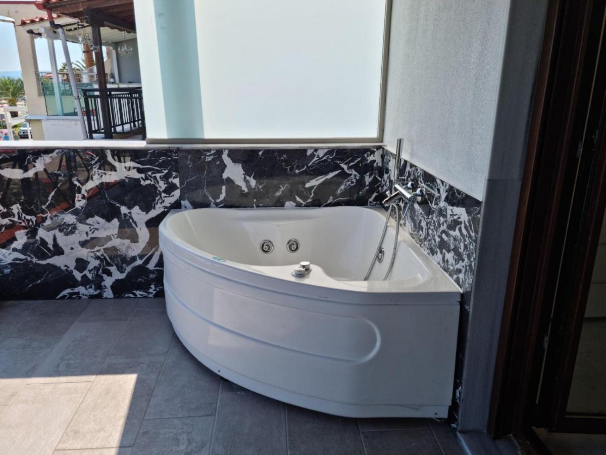 Lux Suite Sea Front Avra Pefkochori Zewnętrze zdjęcie
