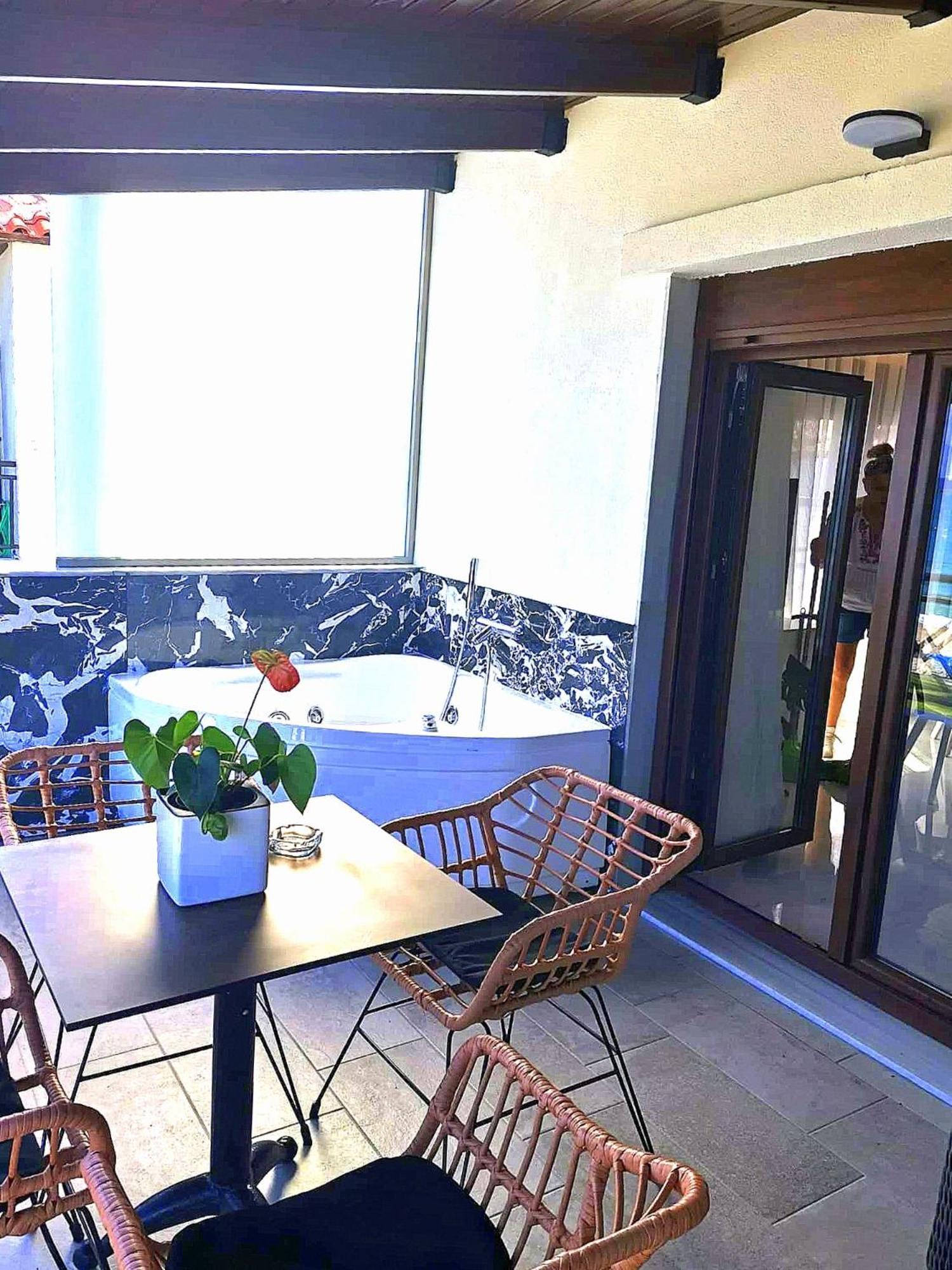 Lux Suite Sea Front Avra Pefkochori Zewnętrze zdjęcie