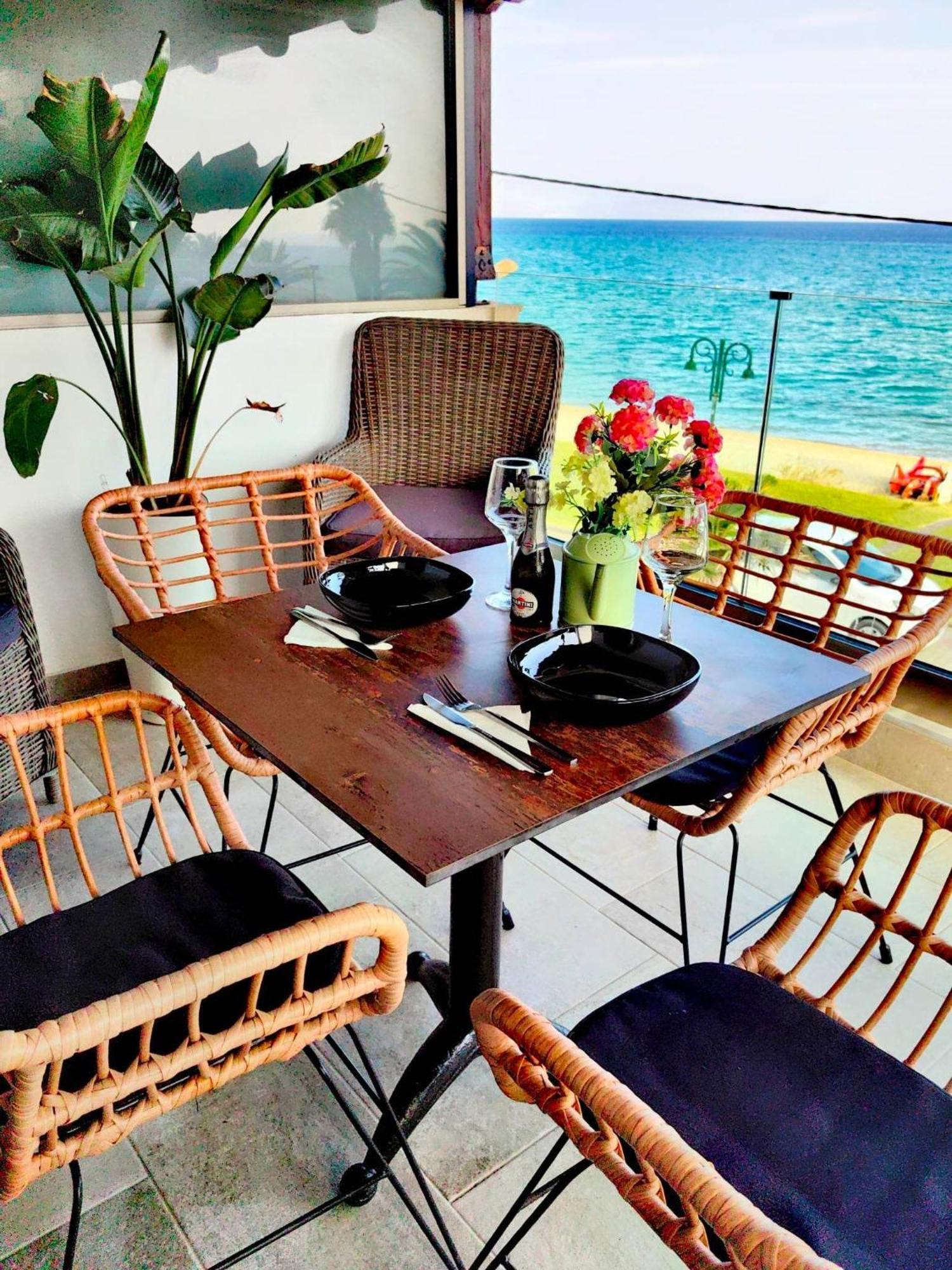 Lux Suite Sea Front Avra Pefkochori Zewnętrze zdjęcie